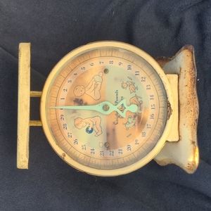 Vintage 1940's Baby Nursery Scale
